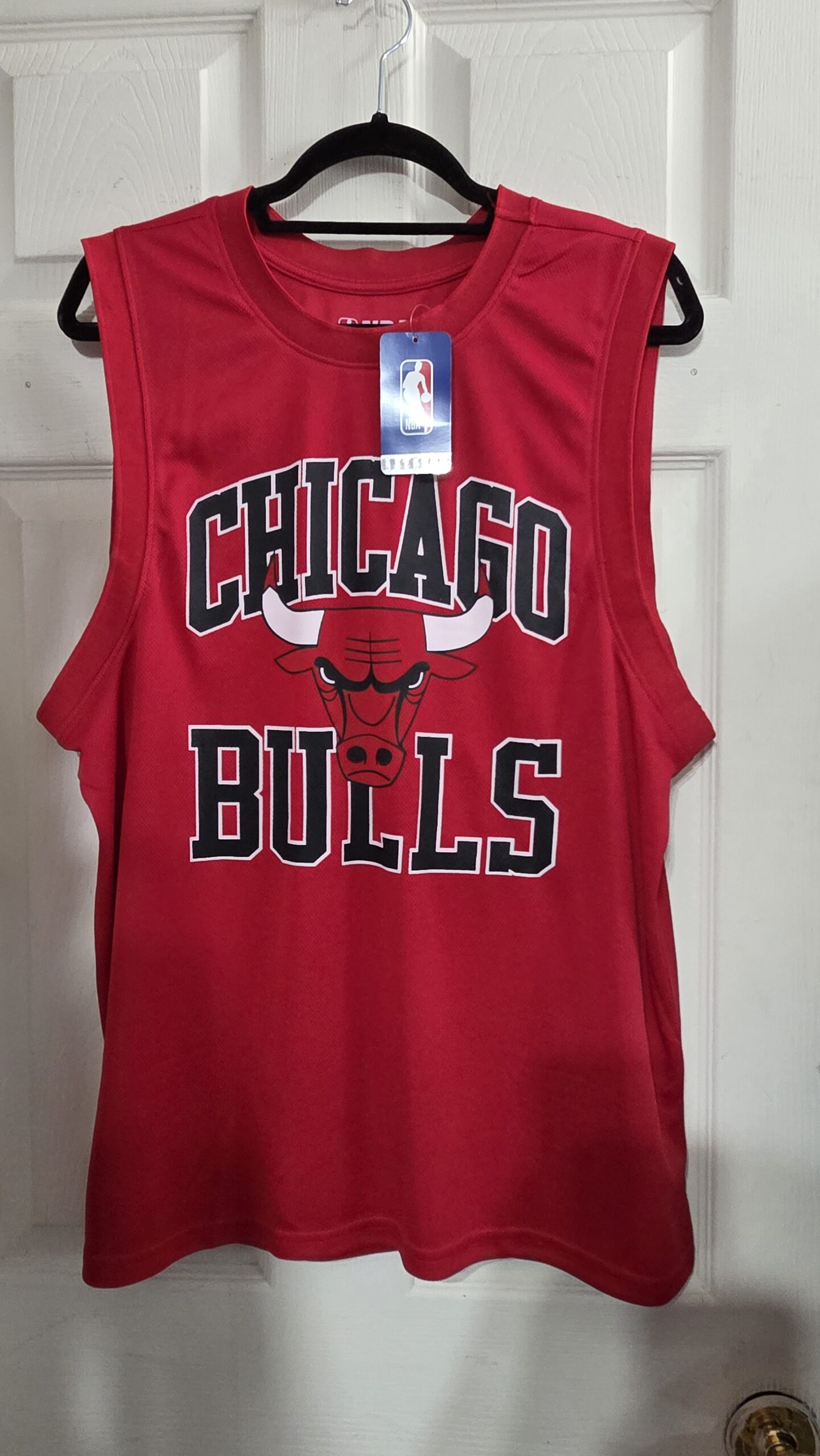 10580-1 NEW Chicago Bulls Red Jersey Large – NBA Logo Front (With Tags) - Image 1