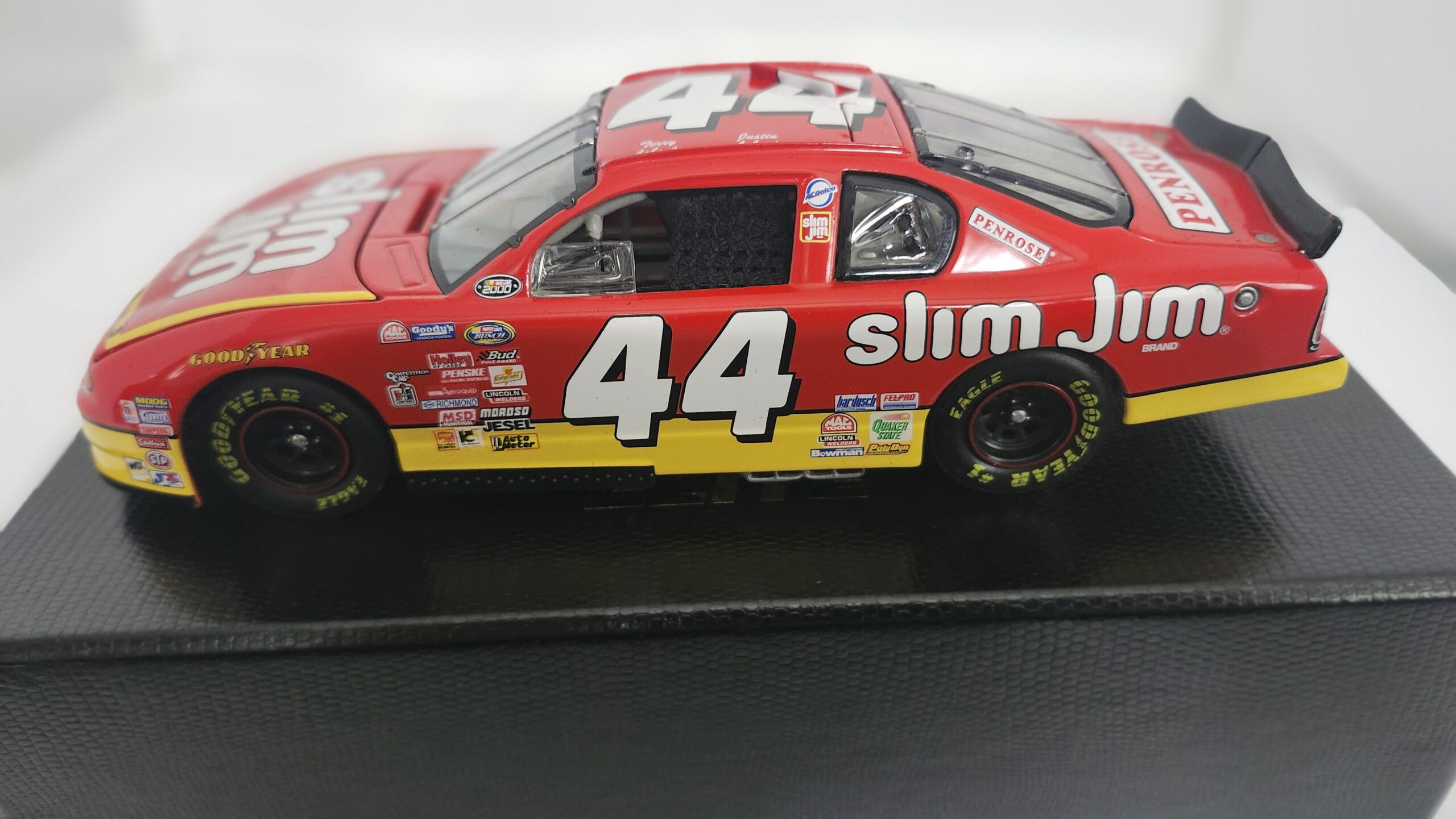 20002-3 2-20002-1 NASCAR #44 Justin Labonte Slim Jim Diecast 1:24 - Image 1